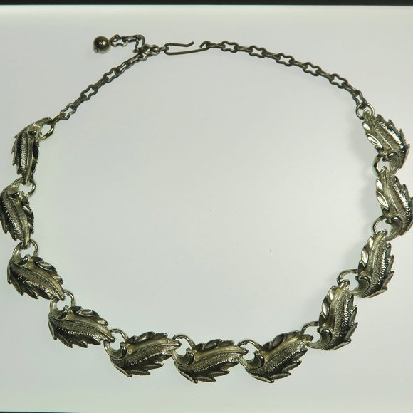 Vintage Noveau Leaf Link Choker Necklace - Picture 1 of 6